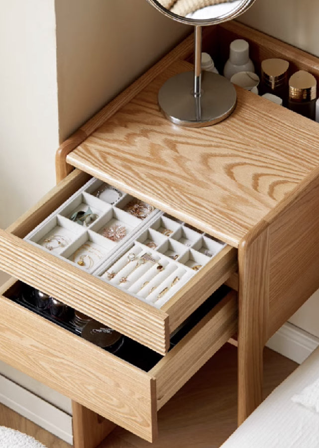 Suli Dresser