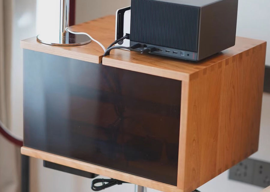 Tula Adjustable Table