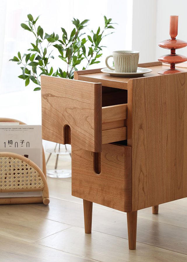 Tomo Nightstand