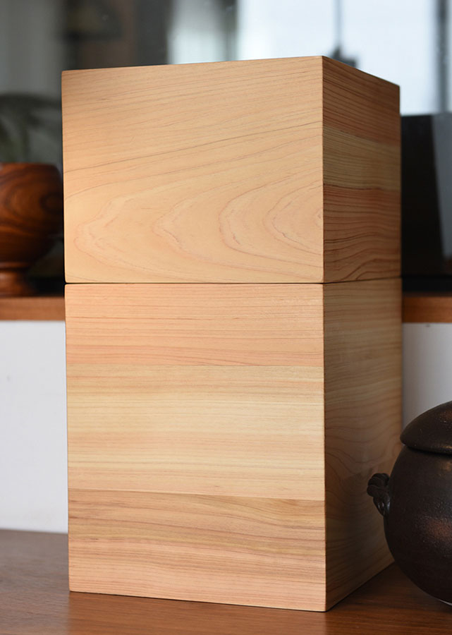 Hinoki Rice Keeper