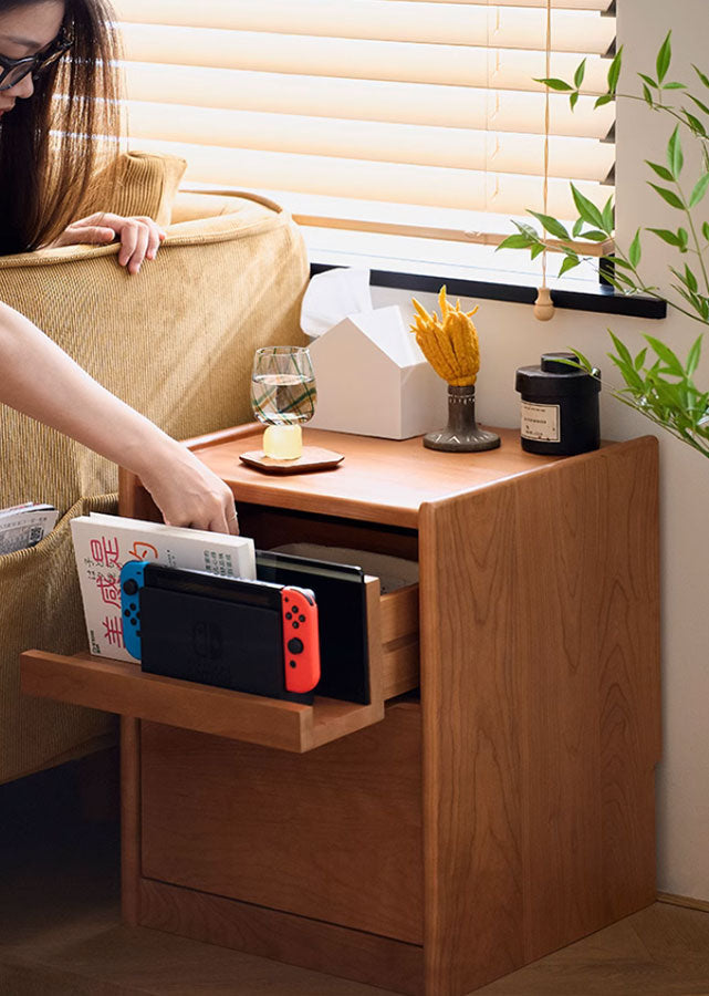 Varo Nightstand