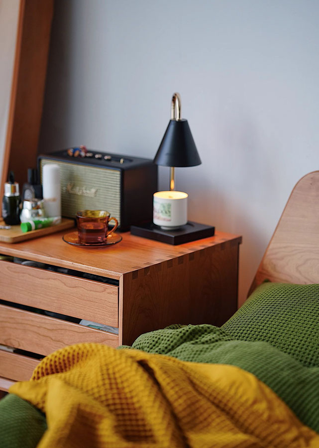 Tula Adjustable Table