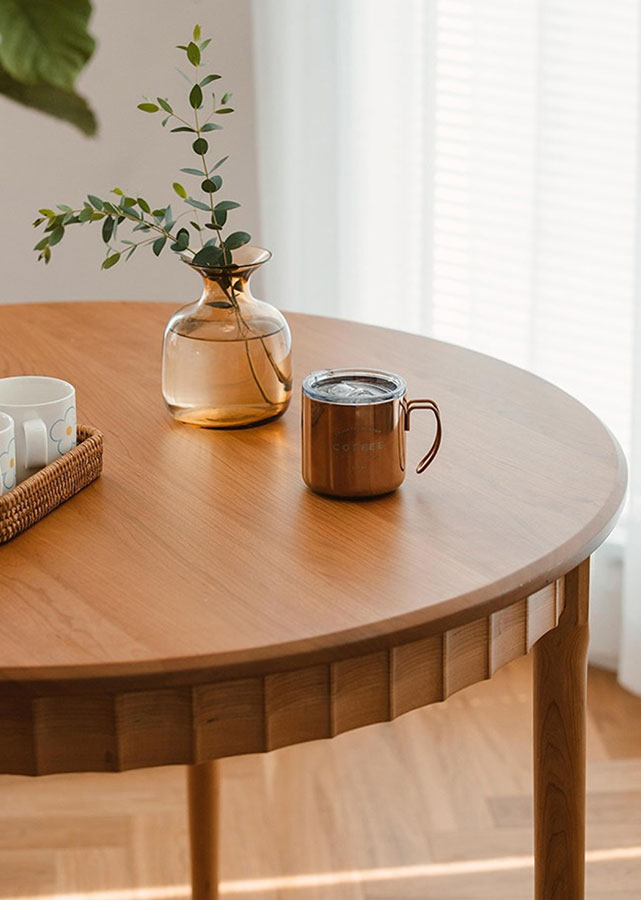 Cavo Round Table