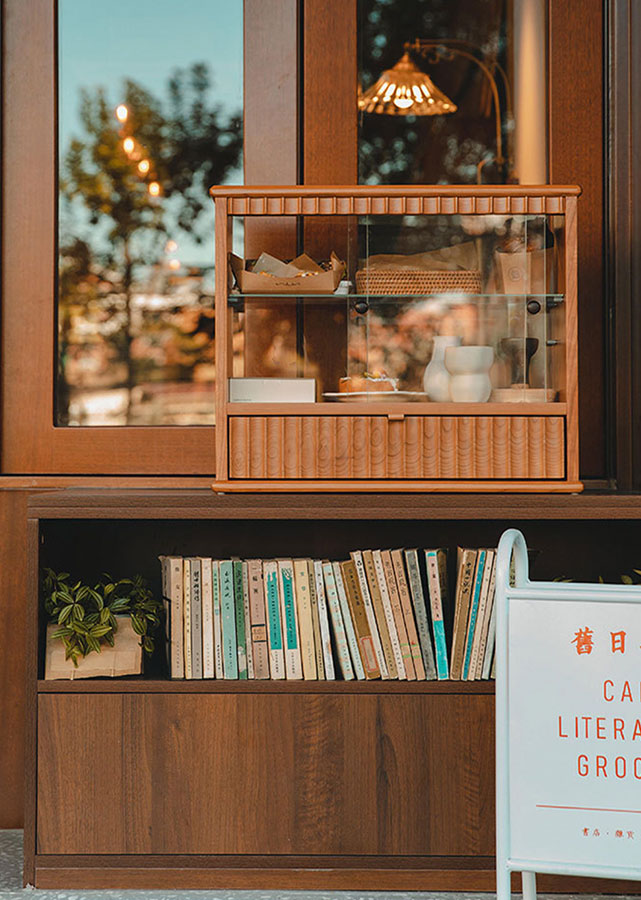 Cavo Display Case