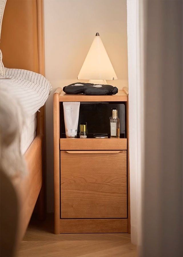 Varo Nightstand